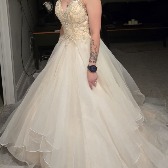 Morilee wedding dress size 4 - Picture 1 of 3